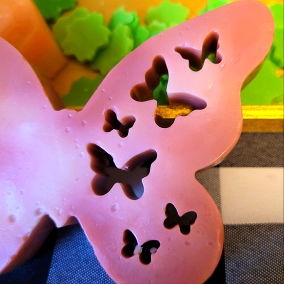 🧼🫧 Vegan Goat Milk Women's Soap 🦋 - Picture 2 of 8